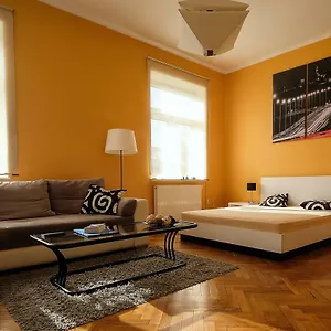  Apartament Spacious In The Heart Of Polska